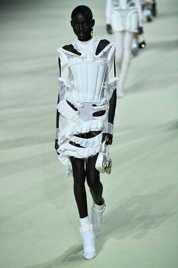 Balmain Sonbahar/Kış 2022 koleksiyonu