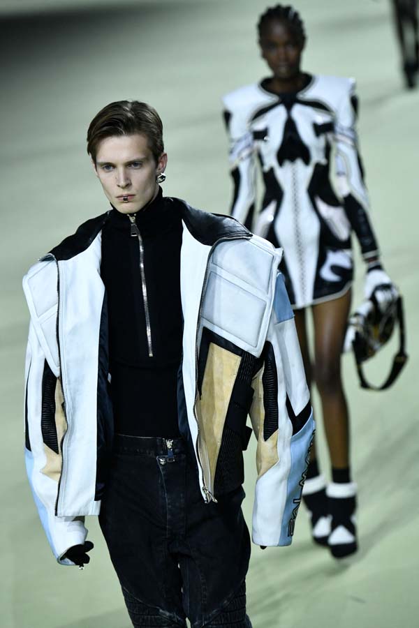 Balmain Sonbahar/Kış 2022 koleksiyonu