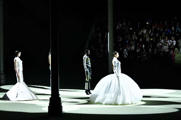 Balmain Sonbahar/Kış 2022 koleksiyonu