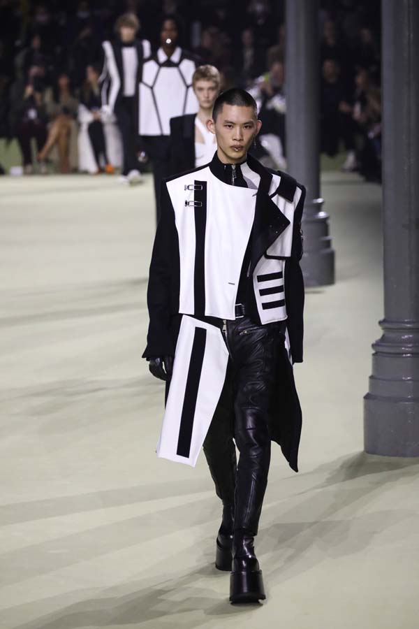 Balmain Sonbahar/Kış 2022 koleksiyonu