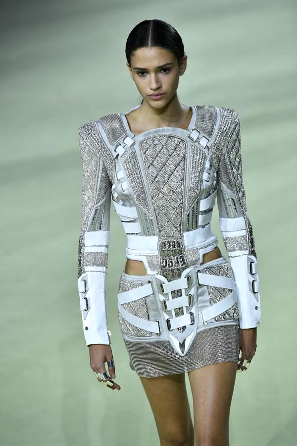 Balmain Sonbahar/Kış 2022 koleksiyonu