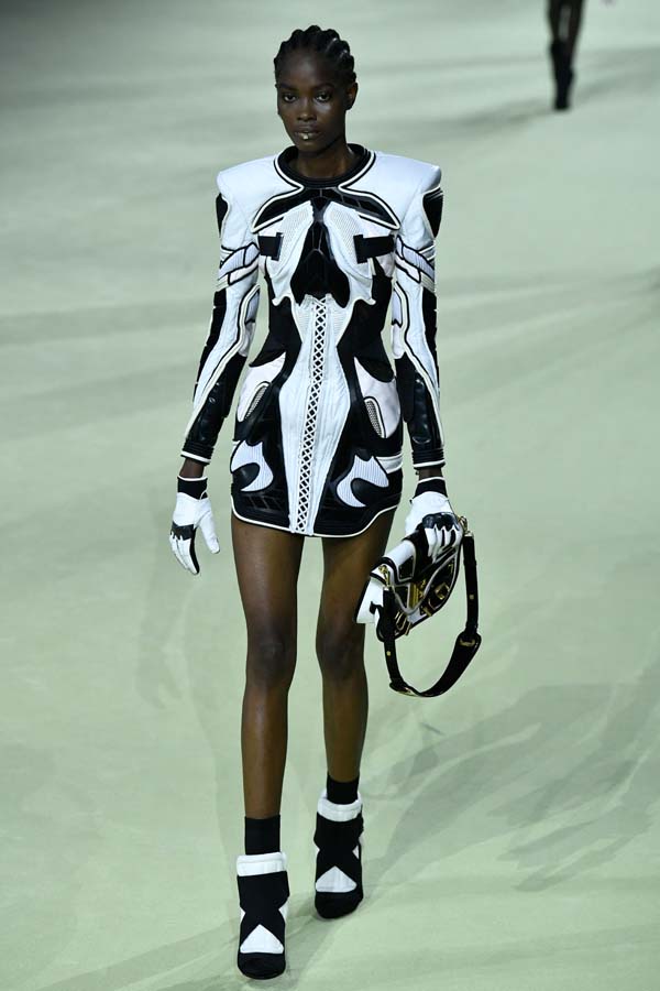 Balmain Sonbahar/Kış 2022 koleksiyonu