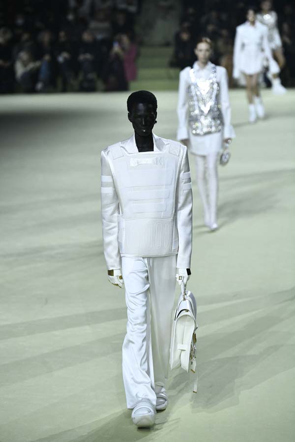 Balmain Sonbahar/Kış 2022 koleksiyonu