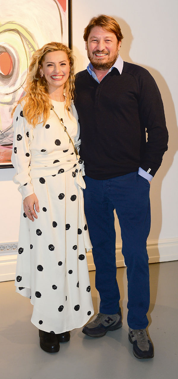 Yeni eserlerini sanatseverlerle buluşturdu