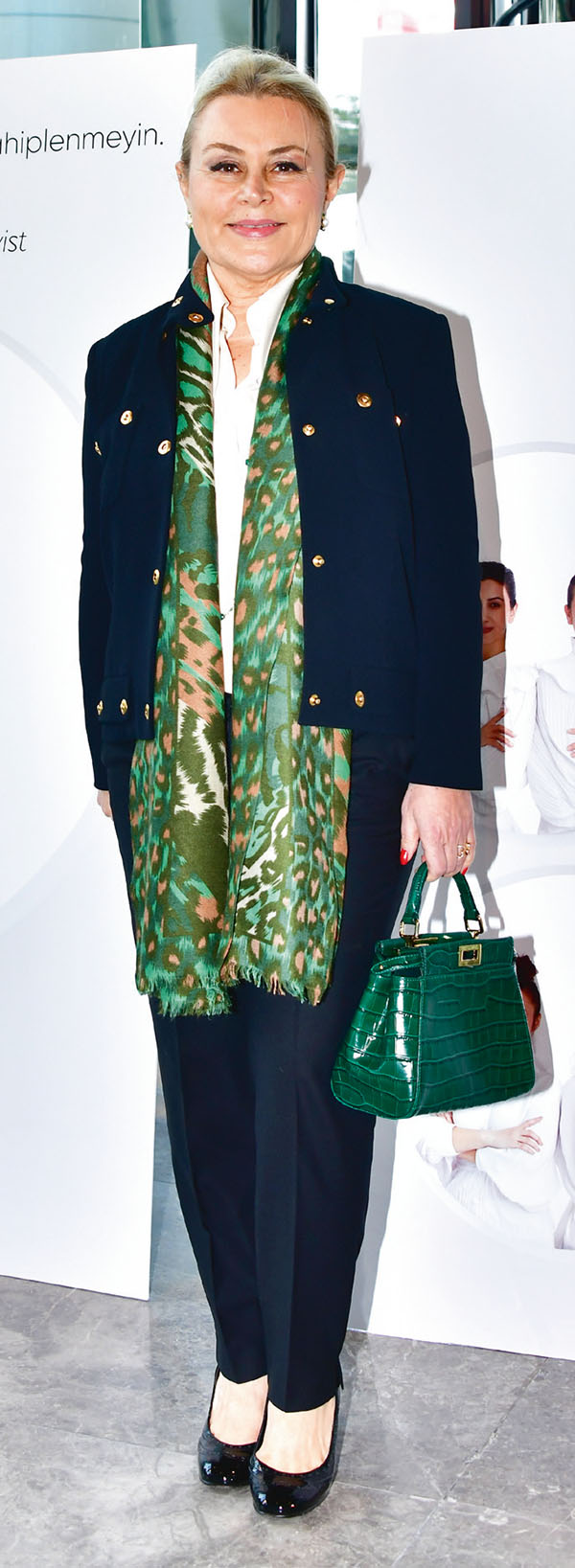 Kadınlar omuz omuza