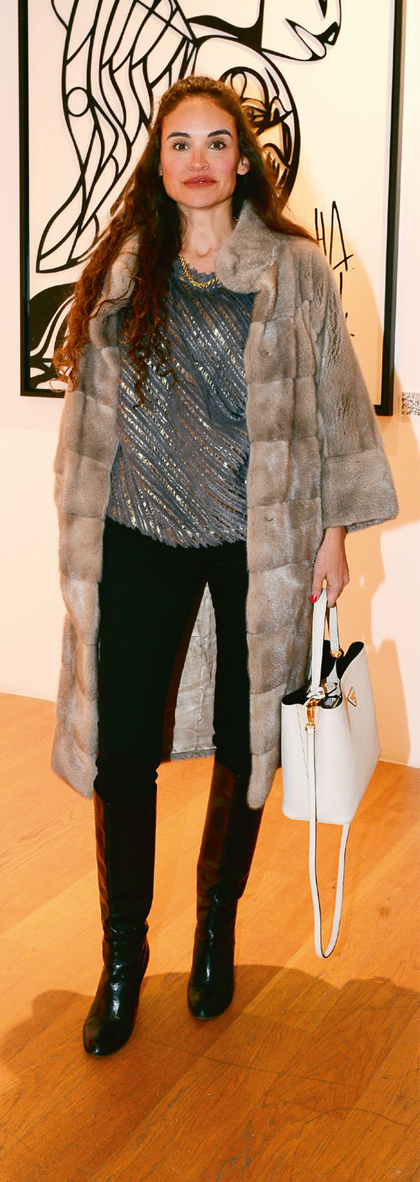 Yeni eserlerini sanatseverlerle buluşturdu