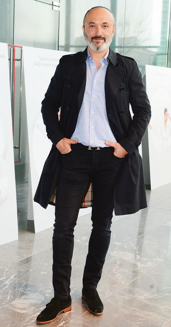 Kadınlar omuz omuza