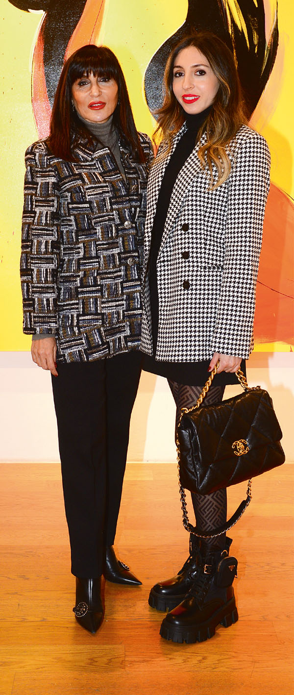 Yeni eserlerini sanatseverlerle buluşturdu