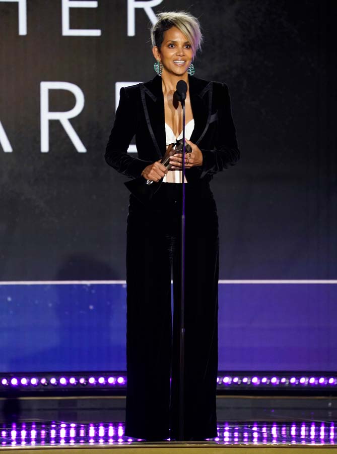 Critics' Choice Film Ödülleri'nde kırmızı halı şıklığı