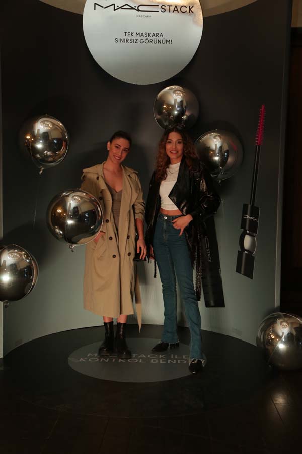 Davette bir araya geldiler