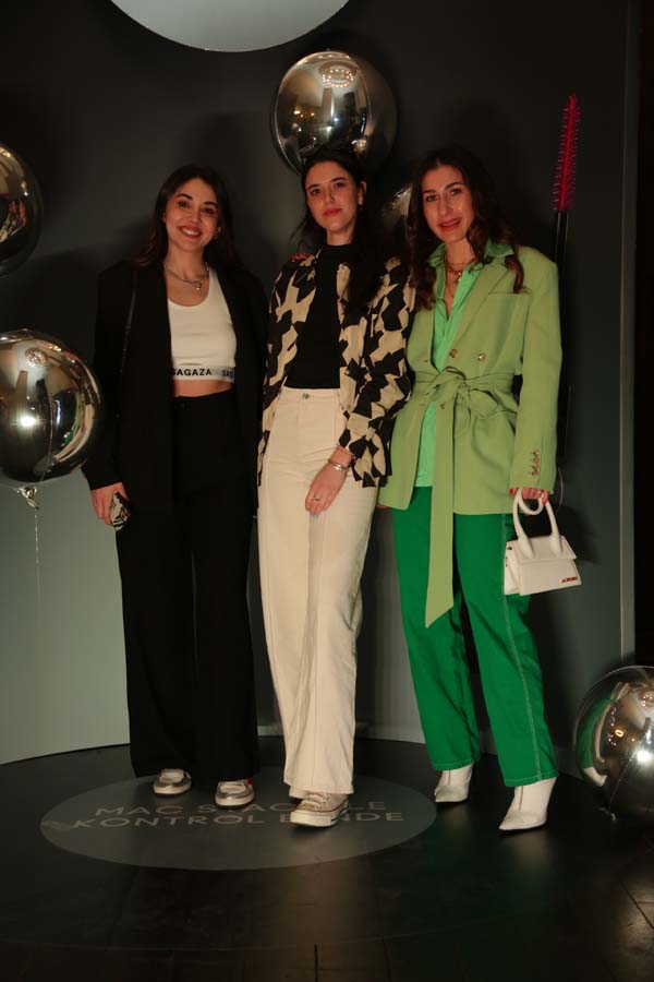 Davette bir araya geldiler