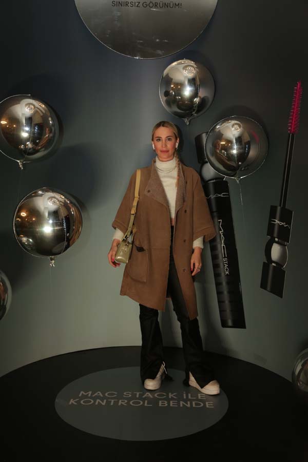 Davette bir araya geldiler