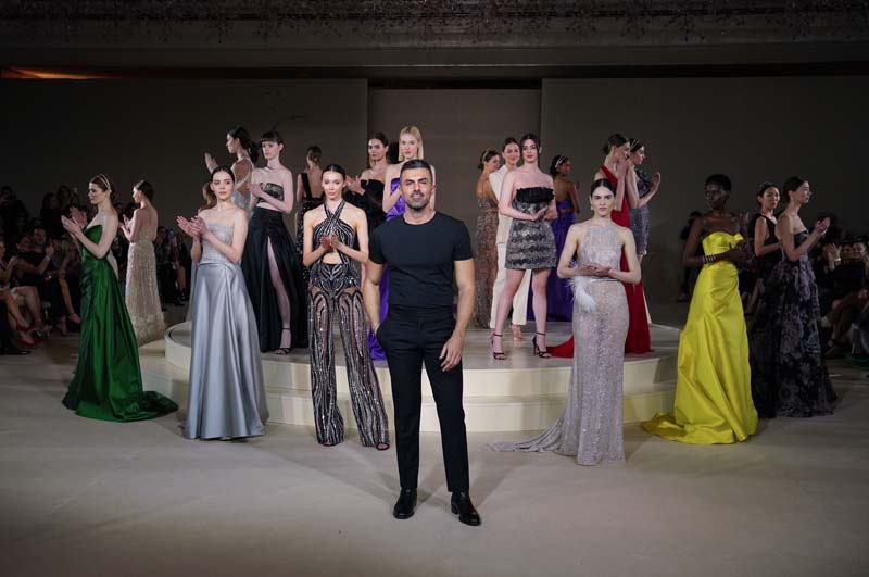 Raşit Bağzıbağlı Couture Summer 22 koleksiyonunda ünlüler podyumda