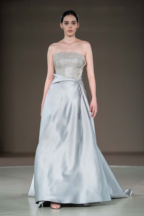 Raşit Bağzıbağlı Couture Summer 22 koleksiyonunda ünlüler podyumda