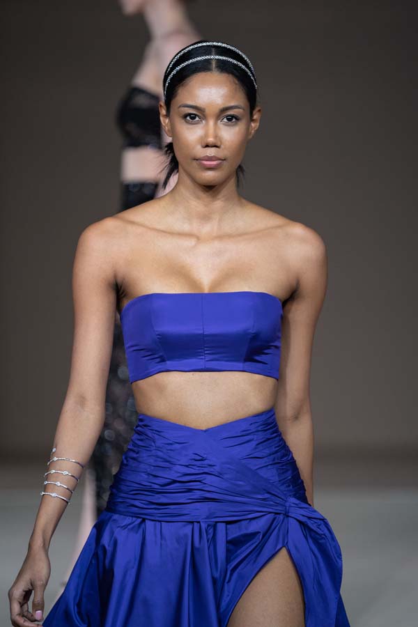 Raşit Bağzıbağlı Couture Summer 22 koleksiyonunda ünlüler podyumda