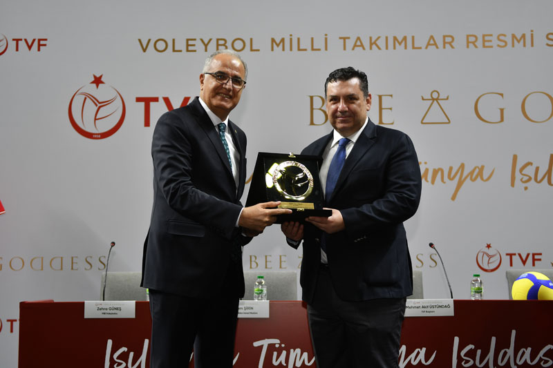 Bee Goddess milli voleybol takımlarının resmi sponsoru oldu