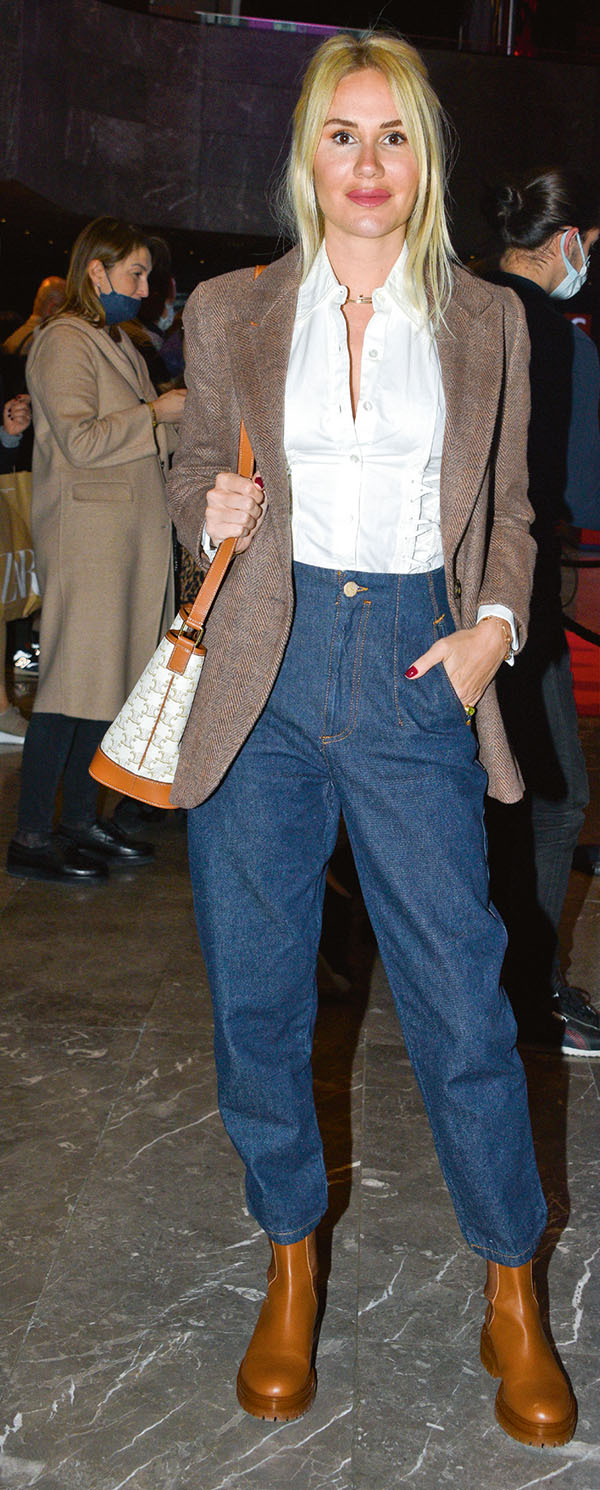 Monica Bellucci İstanbul'da izleyici karşısında çıktı