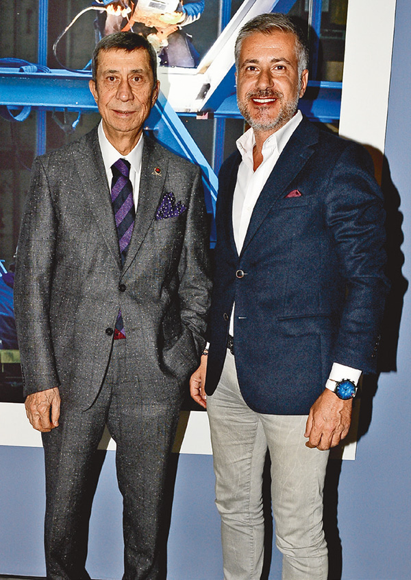 İnşaat fotoğrafları ile sergi açtı