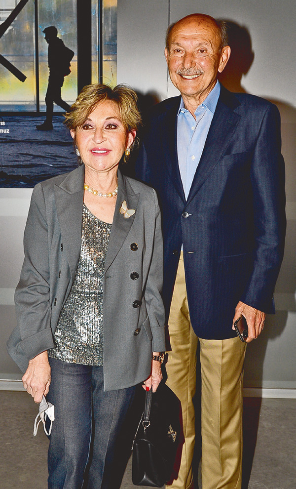 İnşaat fotoğrafları ile sergi açtı