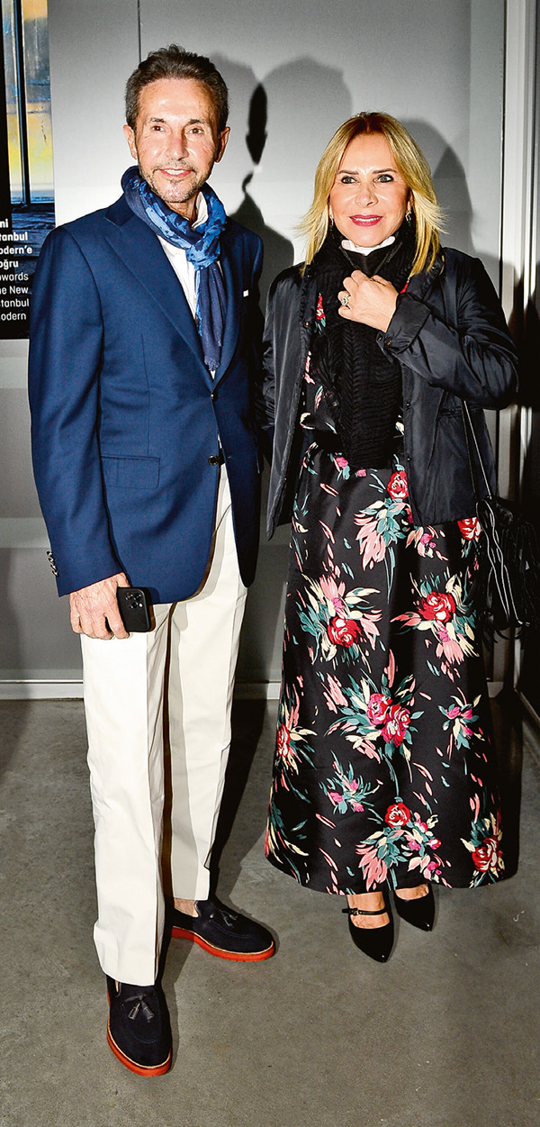 İnşaat fotoğrafları ile sergi açtı