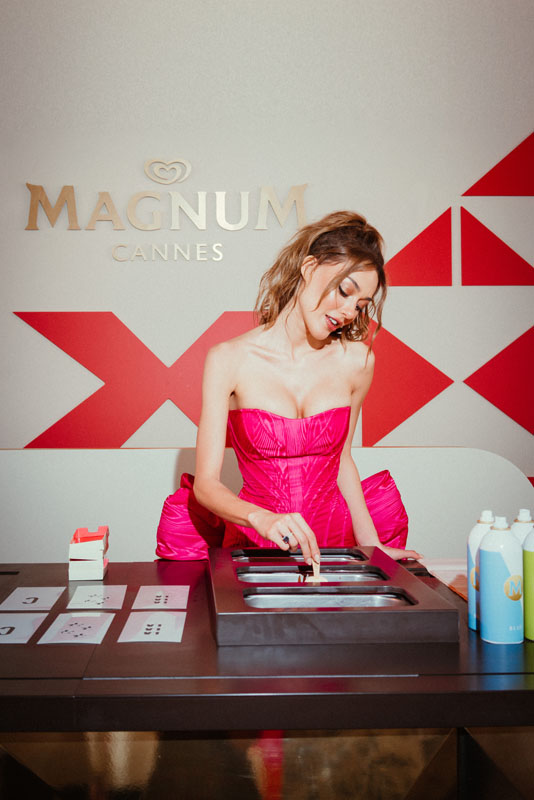 Dilan Çiçek Deniz Cannes’da  Kylie Minogue ve Peggy Gou ile