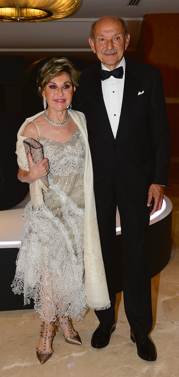 50. yıl galasında destek yarışı yaşandı