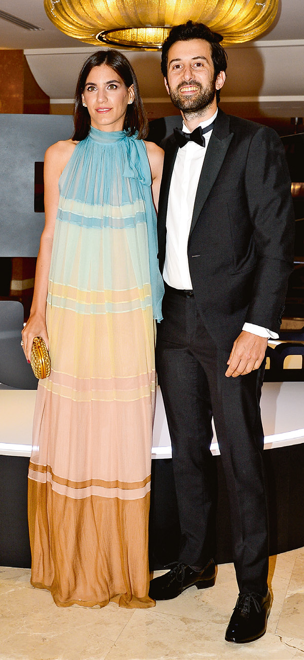 50. yıl galasında destek yarışı yaşandı