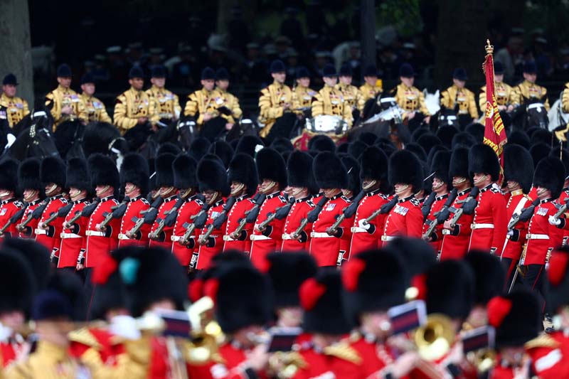 Kraliçe Elizabeth’in 70. yıl taht kutlama töreni başladı