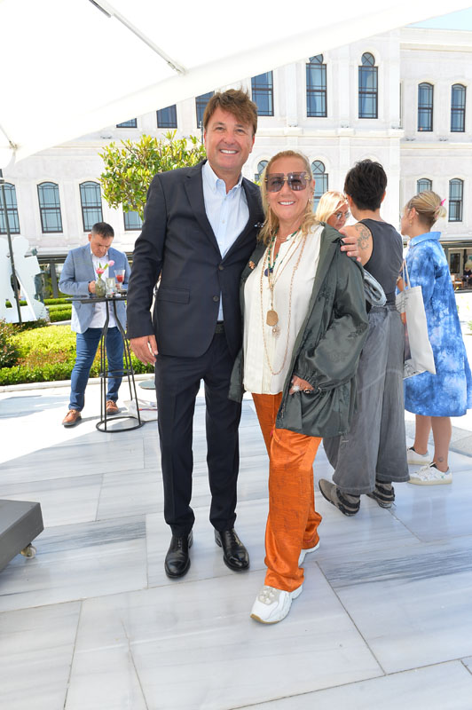 Boğaz’ın kıyısındaki kitap lansmanı cemiyeti buluşturdu