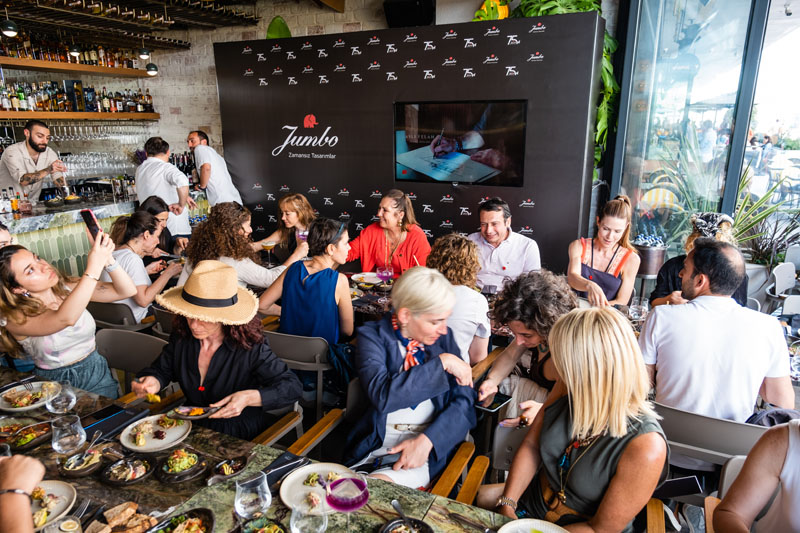 Jumbo 75. yılını Home Art dergisi ile düzenlediği tasarım yürüyüşüyle kutladı