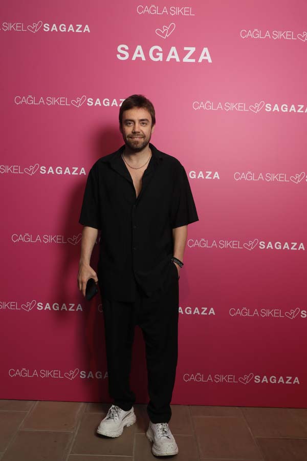 Çağla Şıkel x SAGAZA İlkbahar/Yaz 2022 koleksiyonu tanıtıldı
