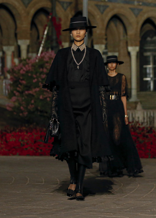 Dior Cruise 2023 koleksiyonu