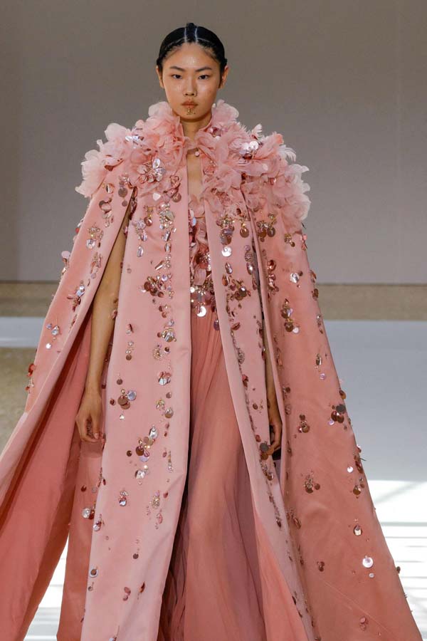 Elie Saab 2022-23 Sonbahar/Kış Haute-Couture defilesi