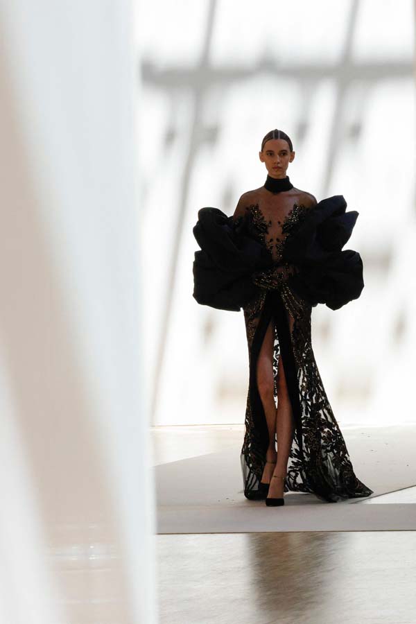 Elie Saab 2022-23 Sonbahar/Kış Haute-Couture defilesi