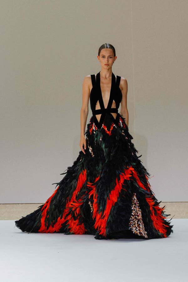 Elie Saab 2022-23 Sonbahar/Kış Haute-Couture defilesi