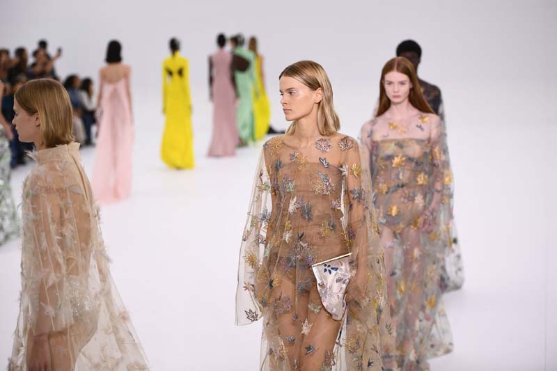 Fendi 2023 Sonbahar/Kış Haute-Couture defilesi