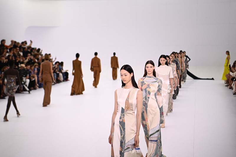 Fendi 2023 Sonbahar/Kış Haute-Couture defilesi