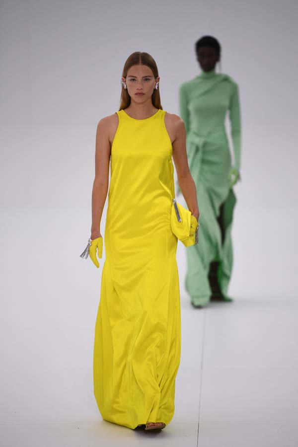 Fendi 2023 Sonbahar/Kış Haute-Couture defilesi
