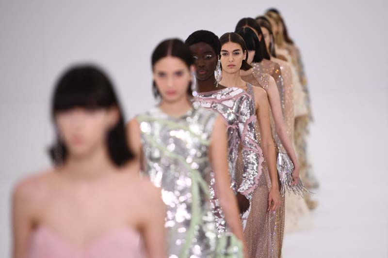 Fendi 2023 Sonbahar/Kış Haute-Couture defilesi