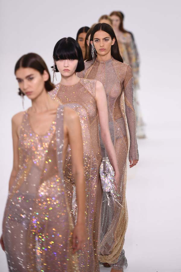 Fendi 2023 Sonbahar/Kış Haute-Couture defilesi