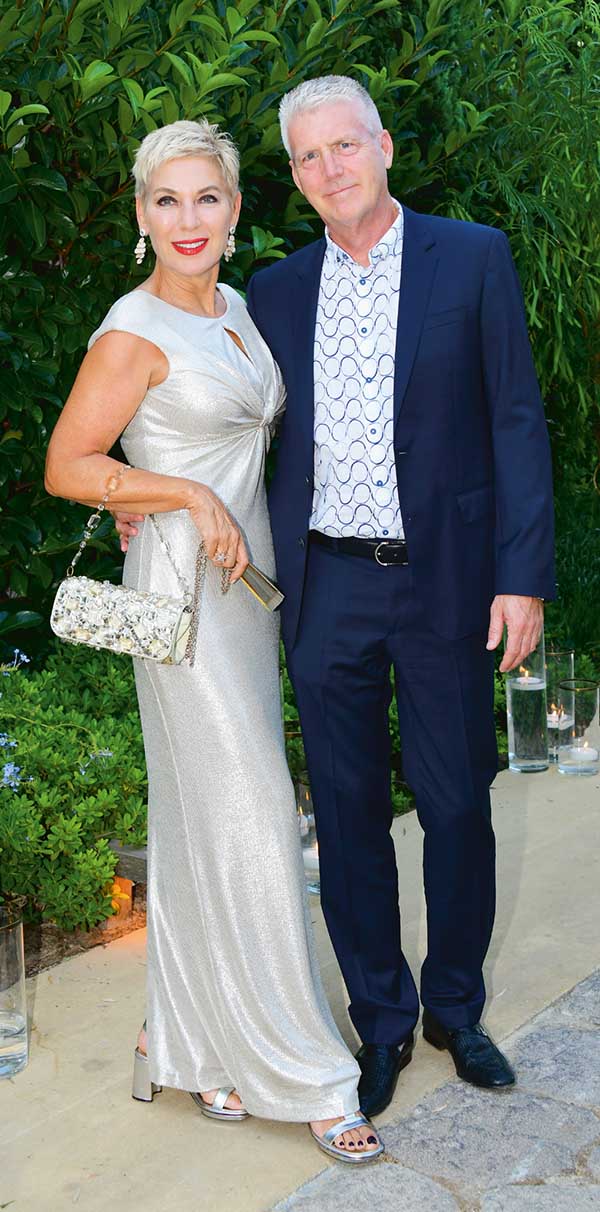 Masal gibi bir düğünle evlendiler