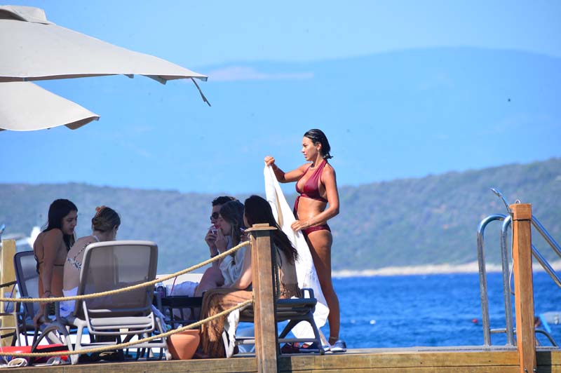 Tuvana Türkay ve İzzet Antebi'nin Bodrum tatili