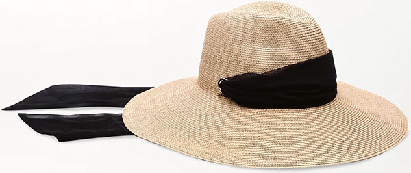 Stil sahibi isimlere sorduk yaz gardıroplarının demirbaşları neler?