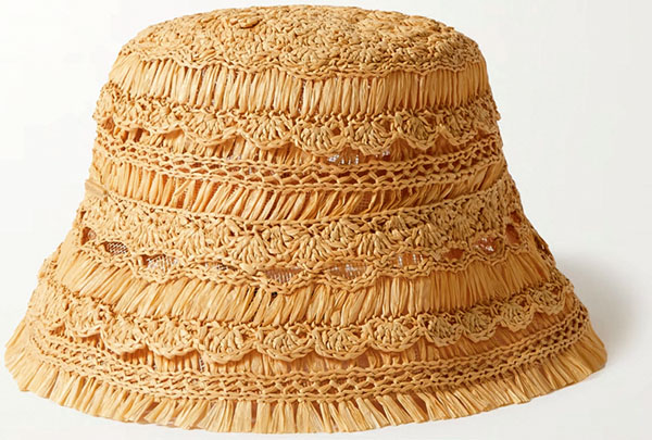 Stil sahibi isimlere sorduk yaz gardıroplarının demirbaşları neler?