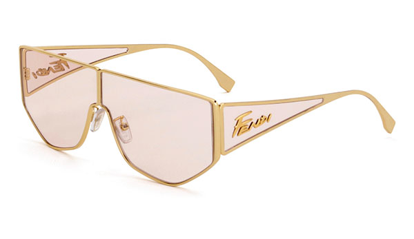 Tatilinize şık parçalar eşlik etsin