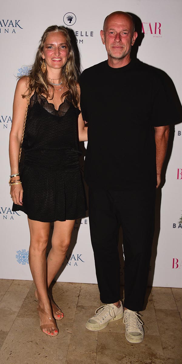 Harpers Bazaar'dan Ağustos kapağı kutlaması