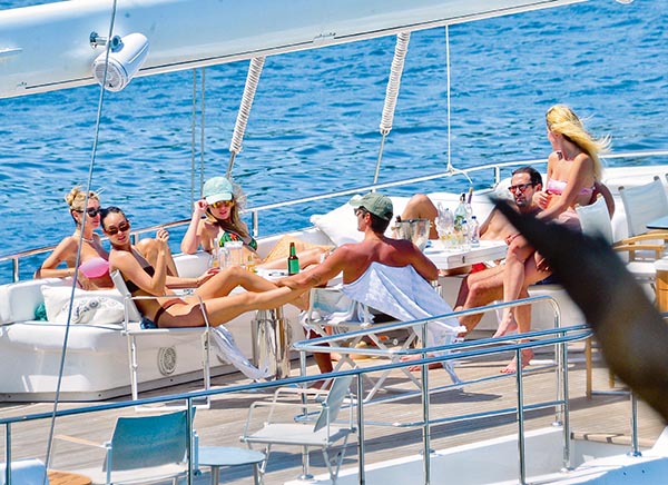 Ünlüler Bodrum'dan vazgeçmiyor