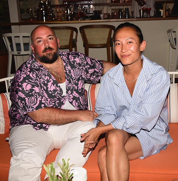 Harpers Bazaar'dan Ağustos kapağı kutlaması