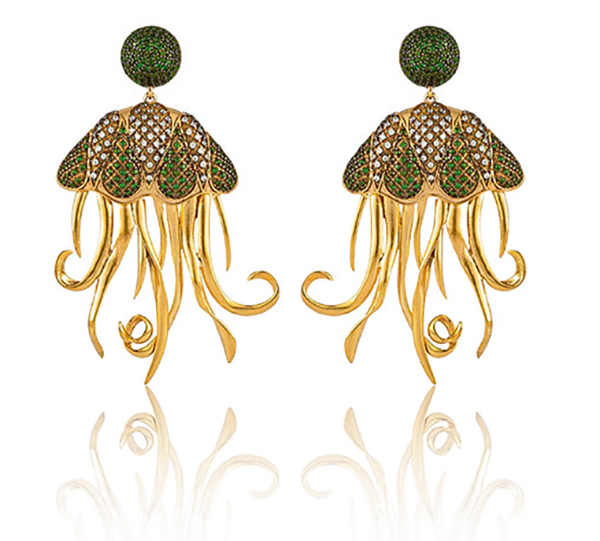 Onların seçimi feminen takılar