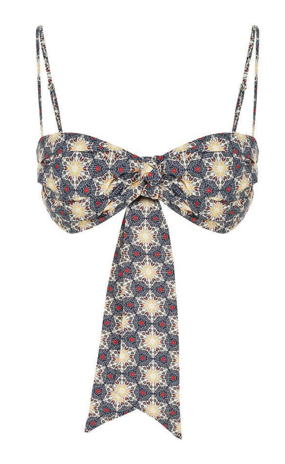 Onların seçimi feminen takılar